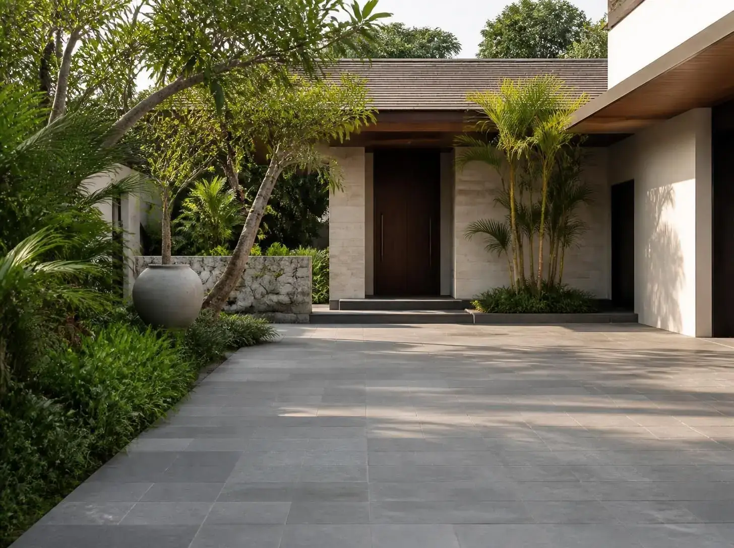 Limestone and andesite used together at a villa entrance